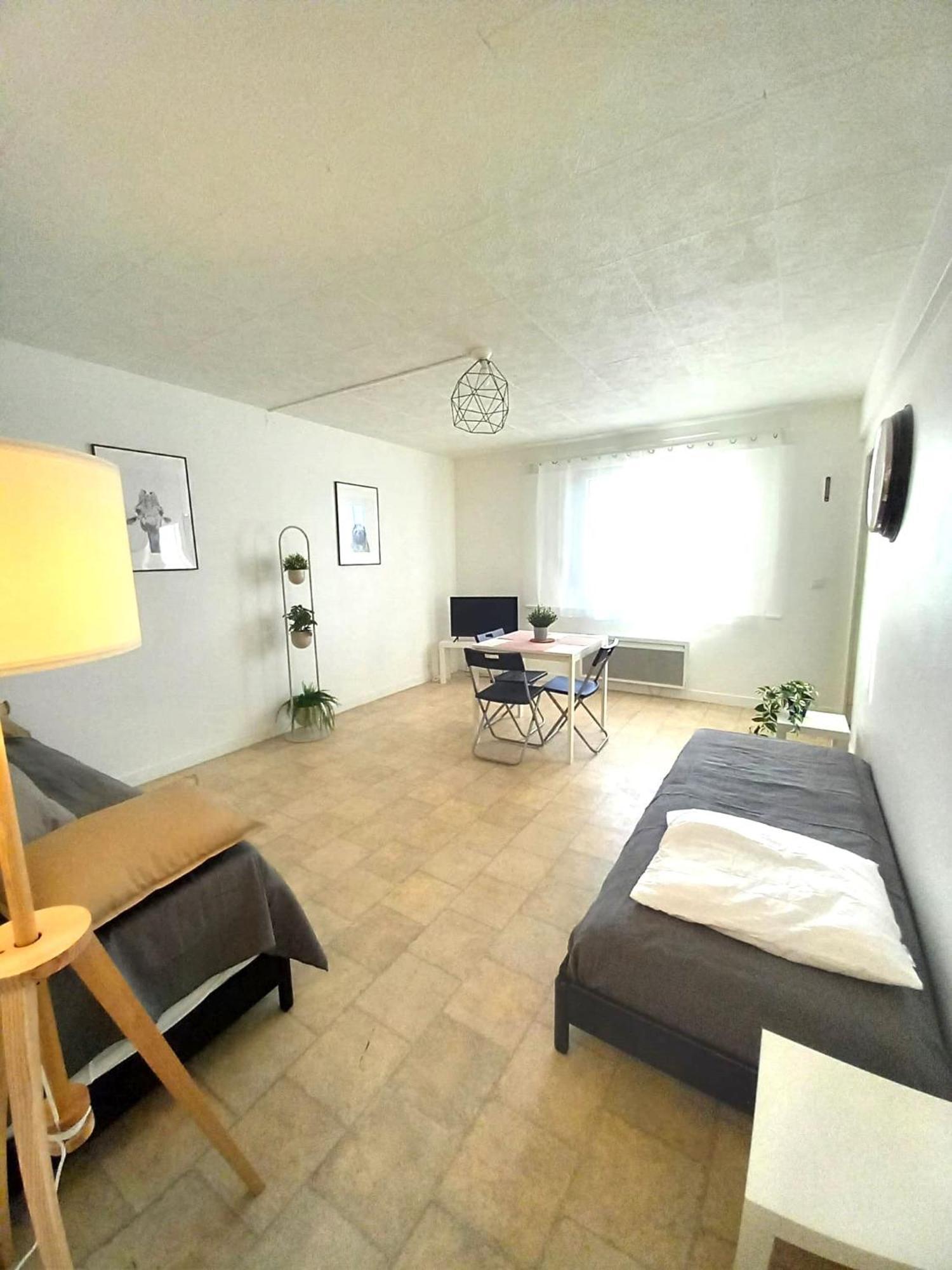 St-Quentin-En-Yvelines Plusieurs Appartements Avec Parking Trappes Room photo